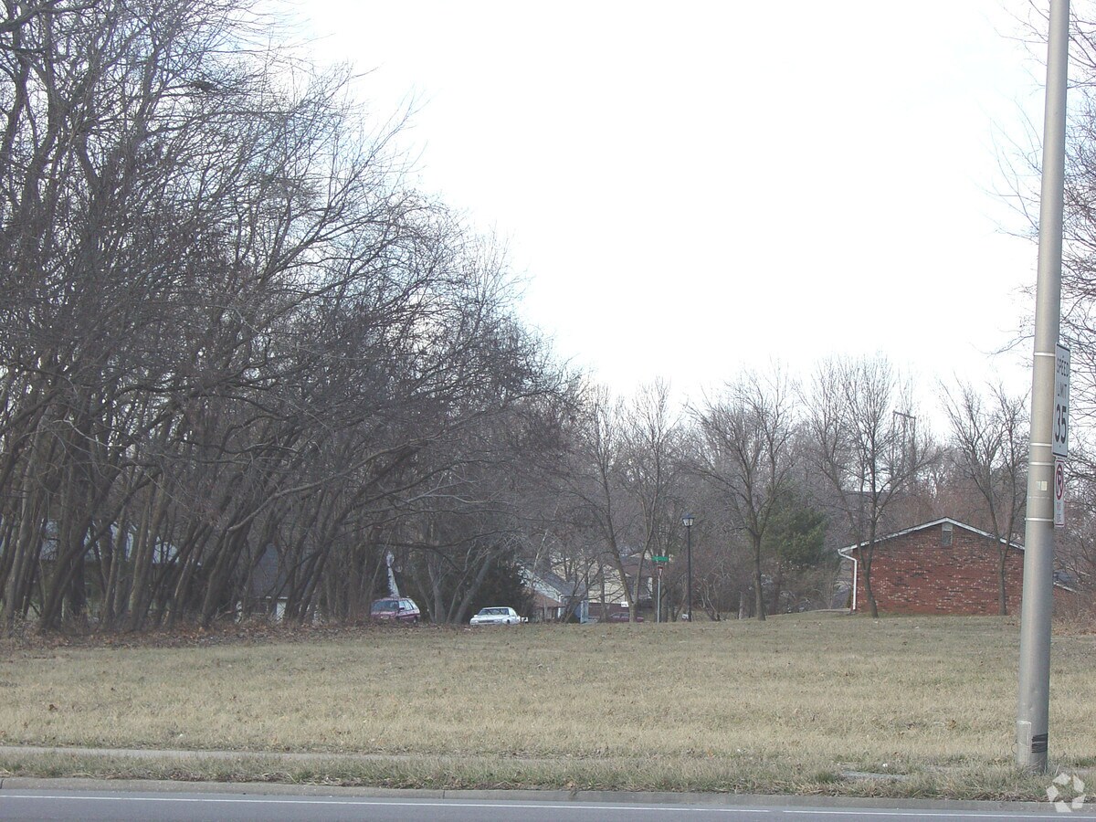 1803 VanDiver Dr, Columbia, MO 65202