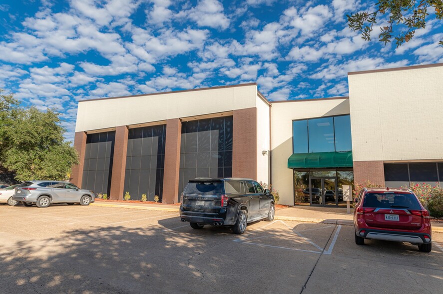 4500 Carter Creek Pky, Bryan, TX for lease - Building Photo - Image 1 of 10