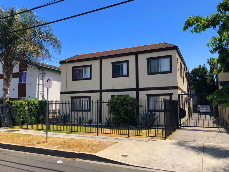 7224 Independence Ave, Canoga Park, CA for sale - Building Photo - Image 1 of 1