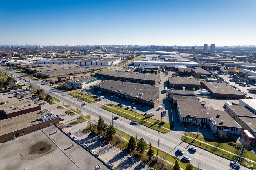 1889 Albion Rd, Toronto, ON for sale - Primary Photo - Image 1 of 1