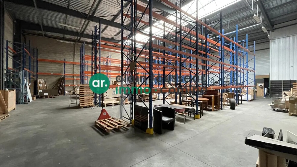 Flex in Tiercé for lease - Interior Photo - Image 2 of 6