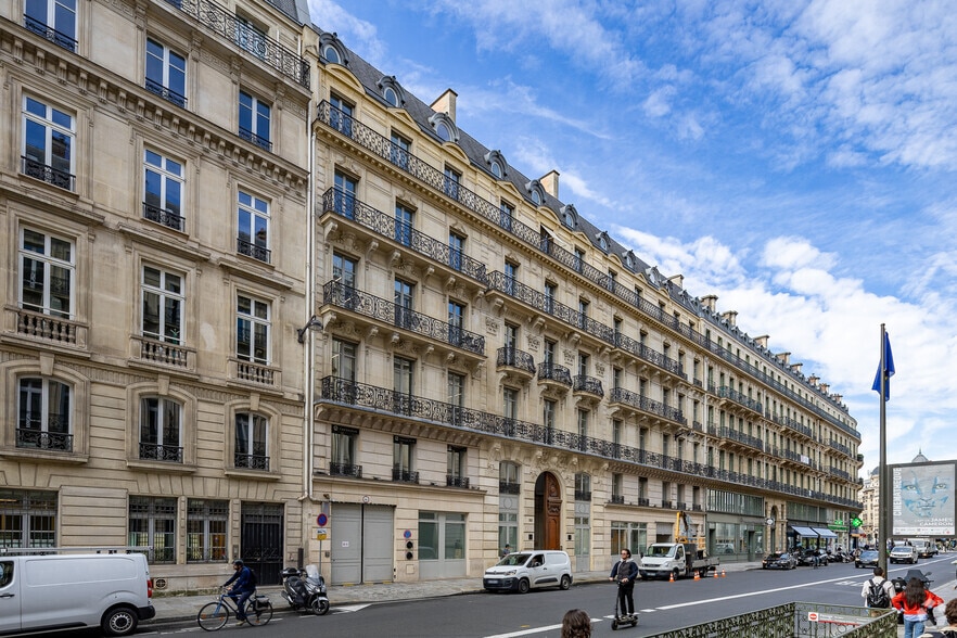 53 Rue De Châteaudun, Paris for lease - Primary Photo - Image 1 of 12