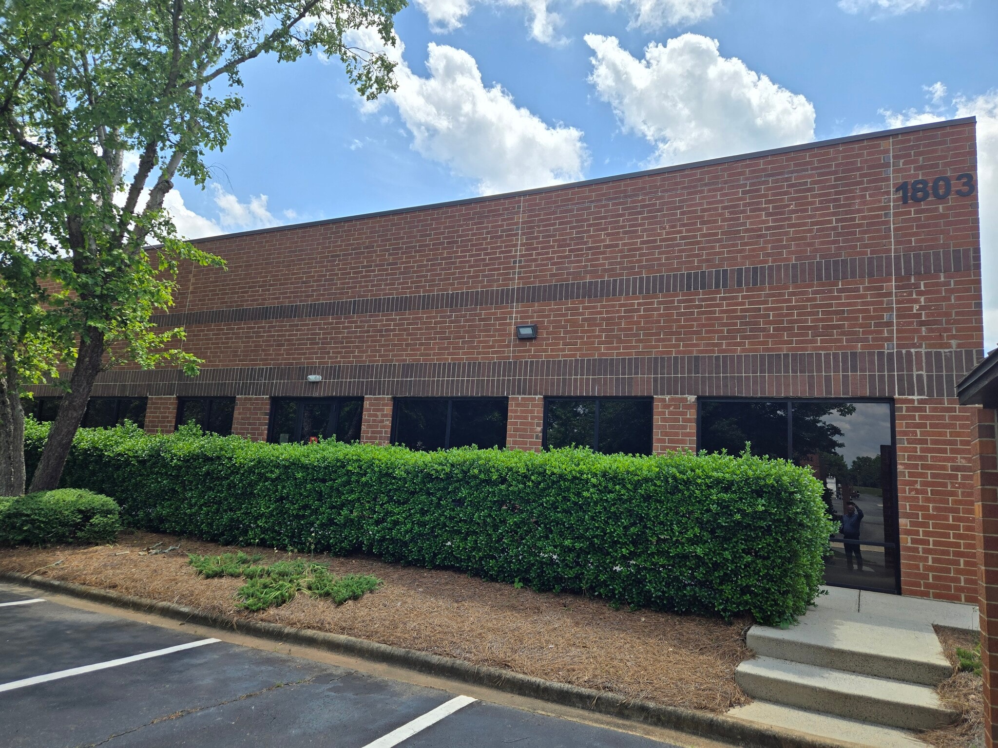 1803 Associates Ln, Charlotte, NC for lease Building Photo- Image 1 of 2