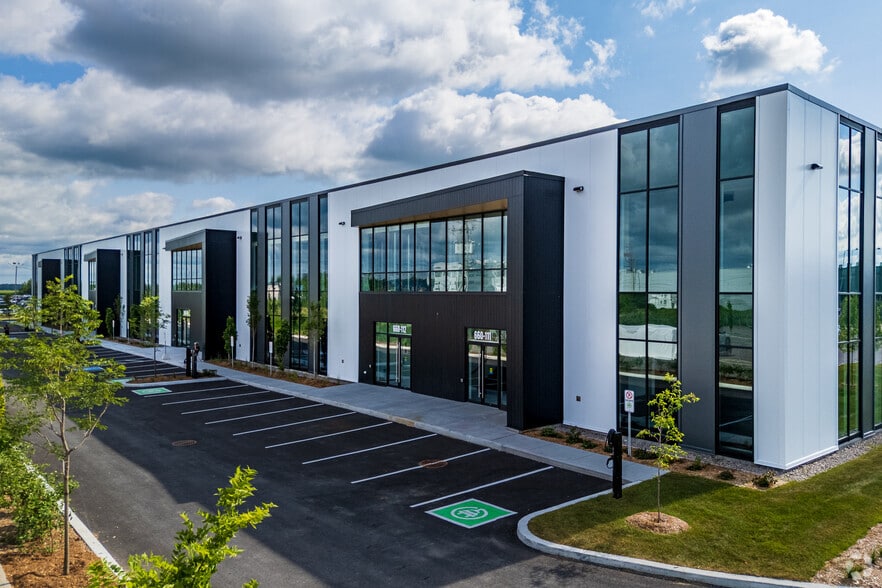 Rue Louis-Blériot, Mascouche, QC for lease - Building Photo - Image 1 of 3