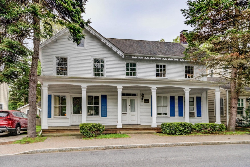 77 Main St, Tappan, NY 10983