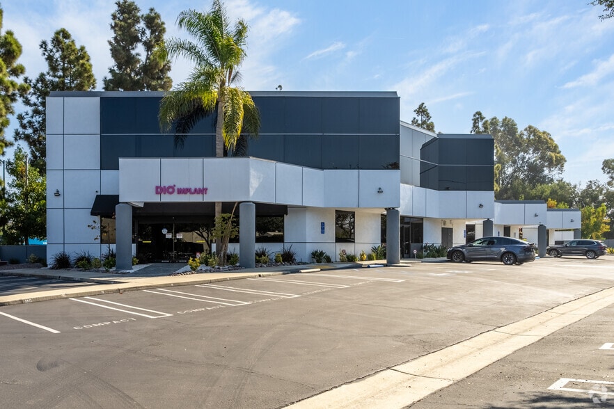 2729 Bristol St, Costa Mesa, CA for sale - Primary Photo - Image 1 of 32
