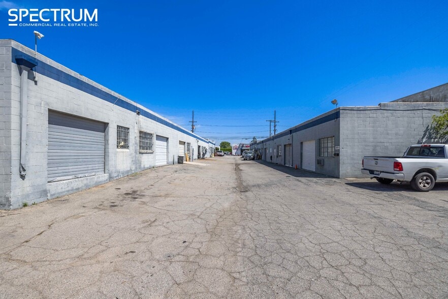 10035-10043 Canoga Ave, Chatsworth, CA for sale - Building Photo - Image 3 of 15