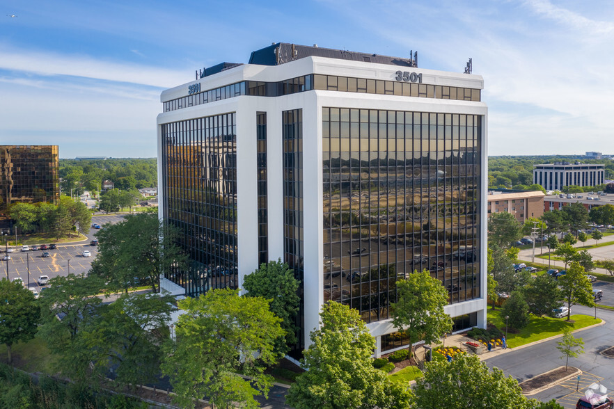 3501 Algonquin Rd, Rolling Meadows, IL for lease - Building Photo - Image 3 of 12