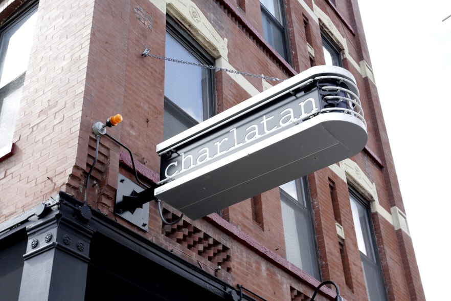 1329 W Chicago Ave, Chicago, IL for lease - Building Photo - Image 2 of 10