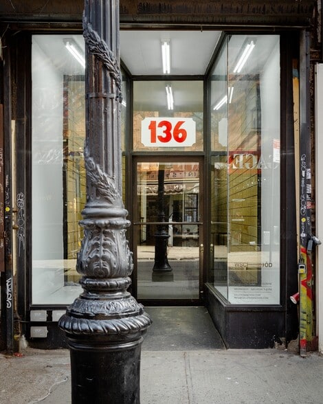 136 Orchard St, New York, NY for lease - Building Photo - Image 1 of 2