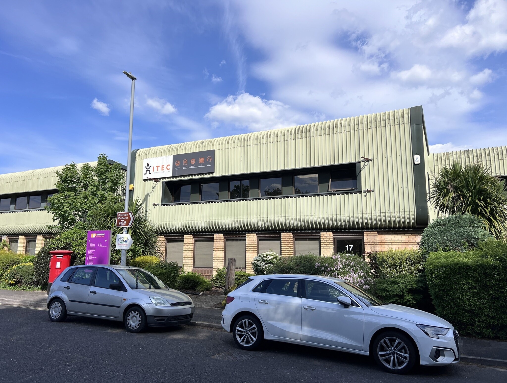 17-18 Riverside Park, Wimborne for sale Primary Photo- Image 1 of 1