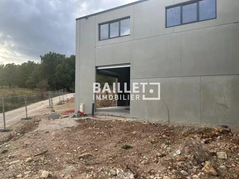 Industrial in Fayence for lease - Building Photo - Image 3 of 3