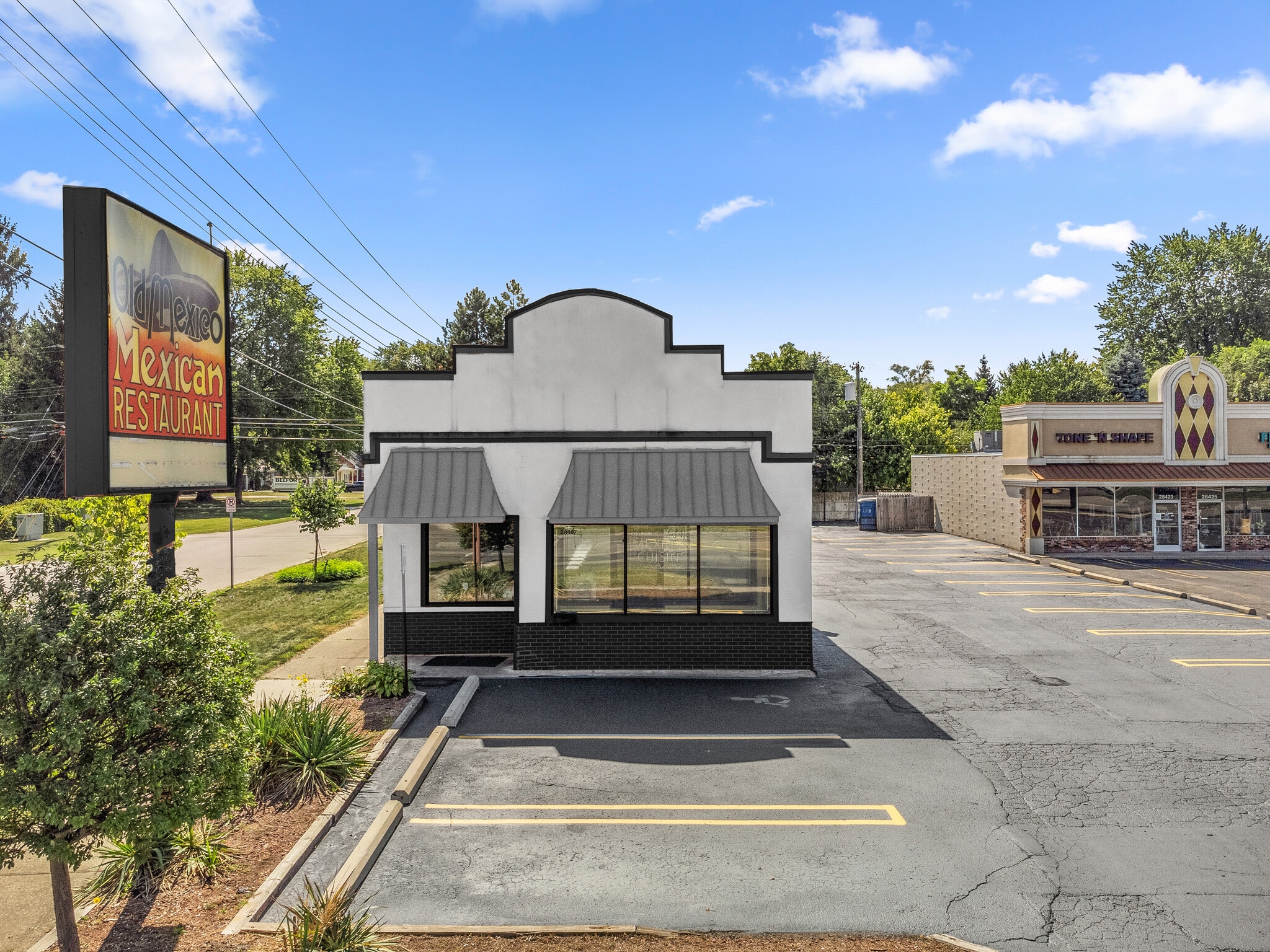 28407 5 Mile Rd