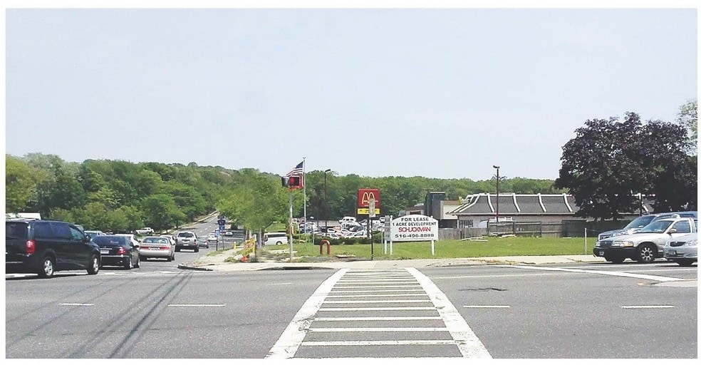 1 Commack Rd, Commack, NY for lease - Building Photo - Image 3 of 5