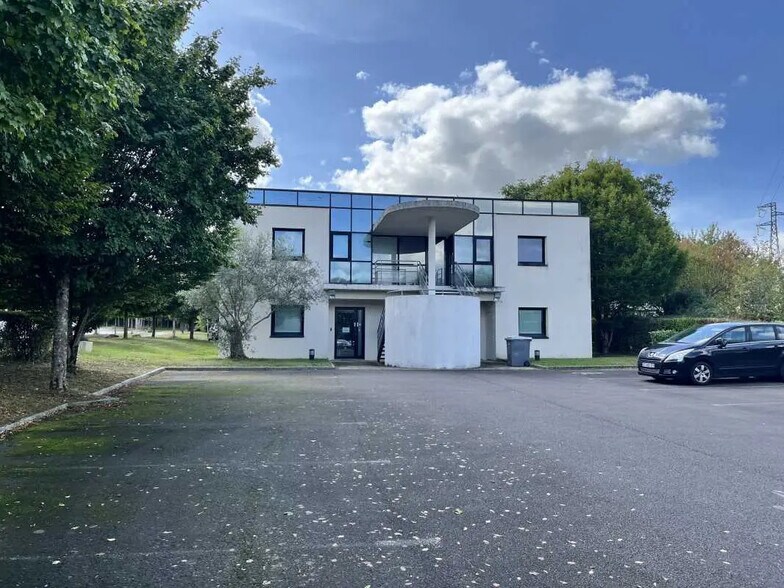 Office in Bruz for sale - Building Photo - Image 1 of 12