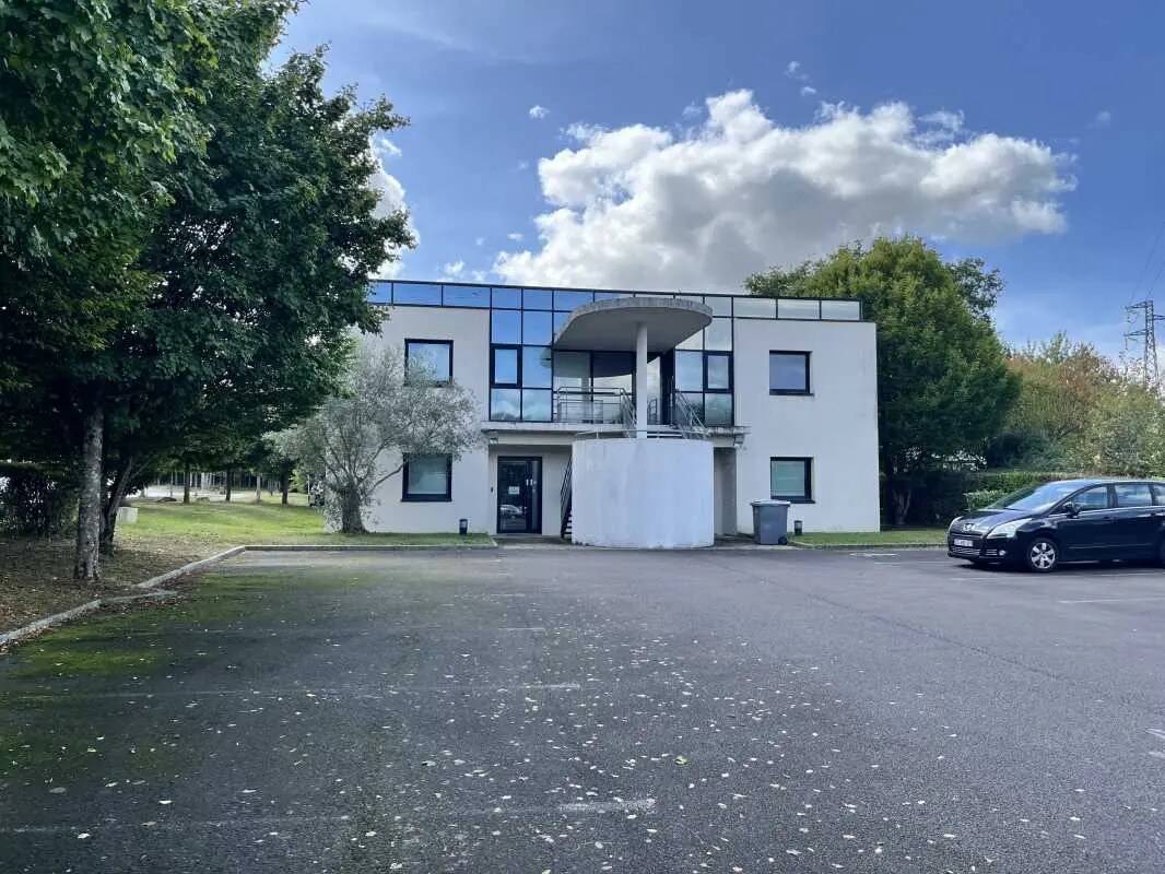 Office in Bruz for sale Building Photo- Image 1 of 13