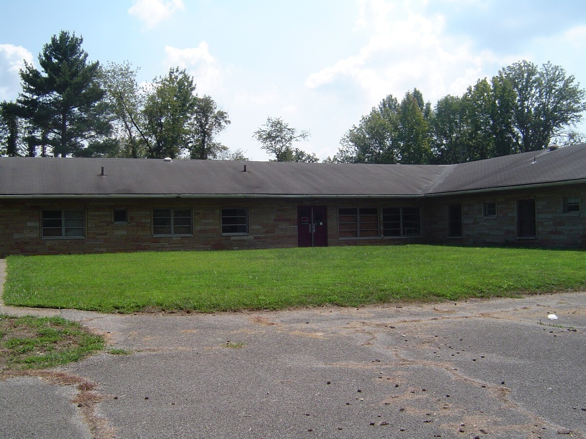 6324 Gardner Rd, Chandler, IN 47610