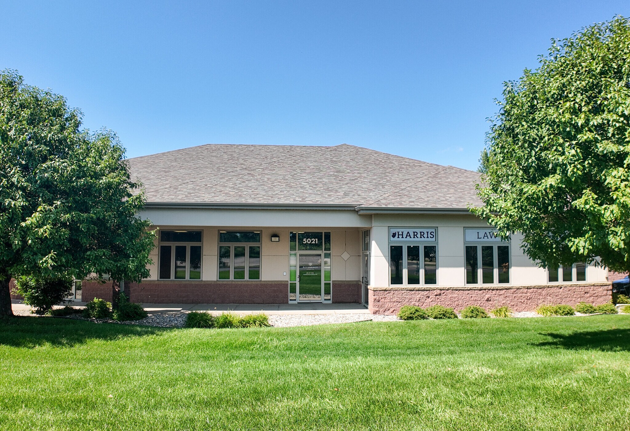 5019-5023 S Bur Oak Pl, Sioux Falls, SD for lease Building Photo- Image 1 of 11