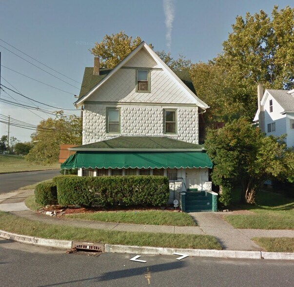 212 Woodbine Ave, Westville, NJ 08093