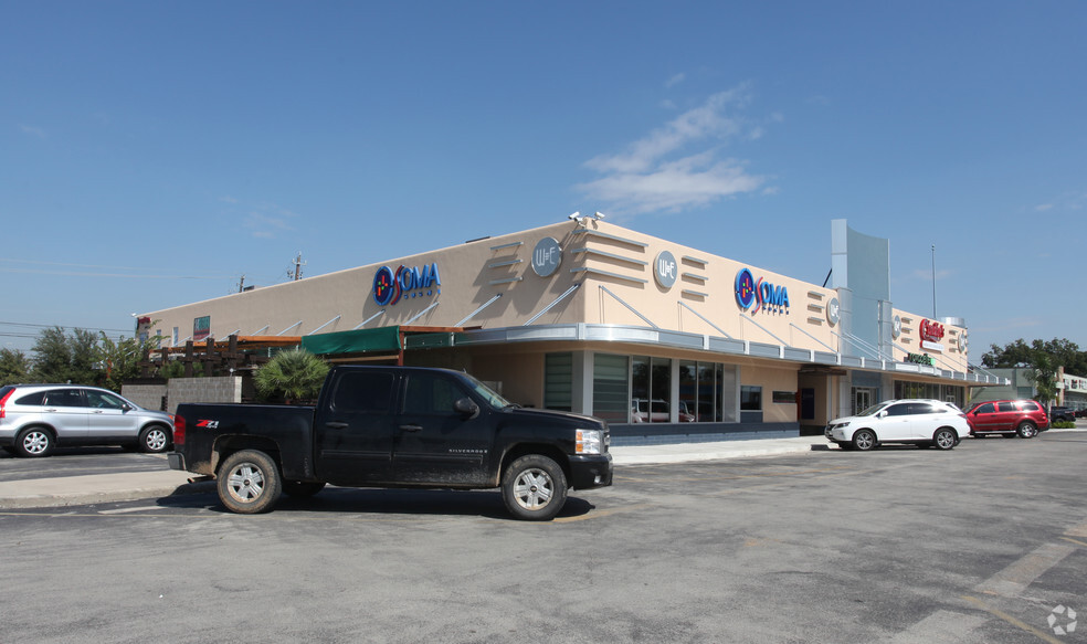 4810-4820 Washington Ave, Houston, TX for lease - Building Photo - Image 2 of 3