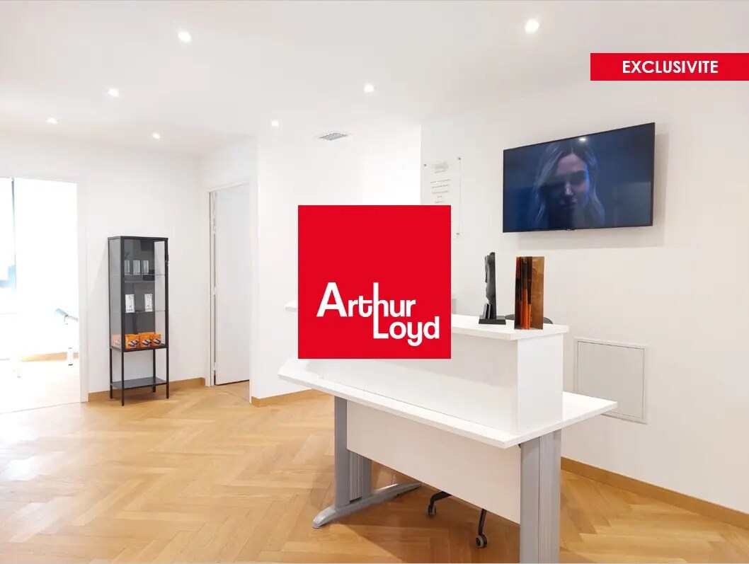 Office in Six-Fours-les-Plages for sale Interior Photo- Image 1 of 7