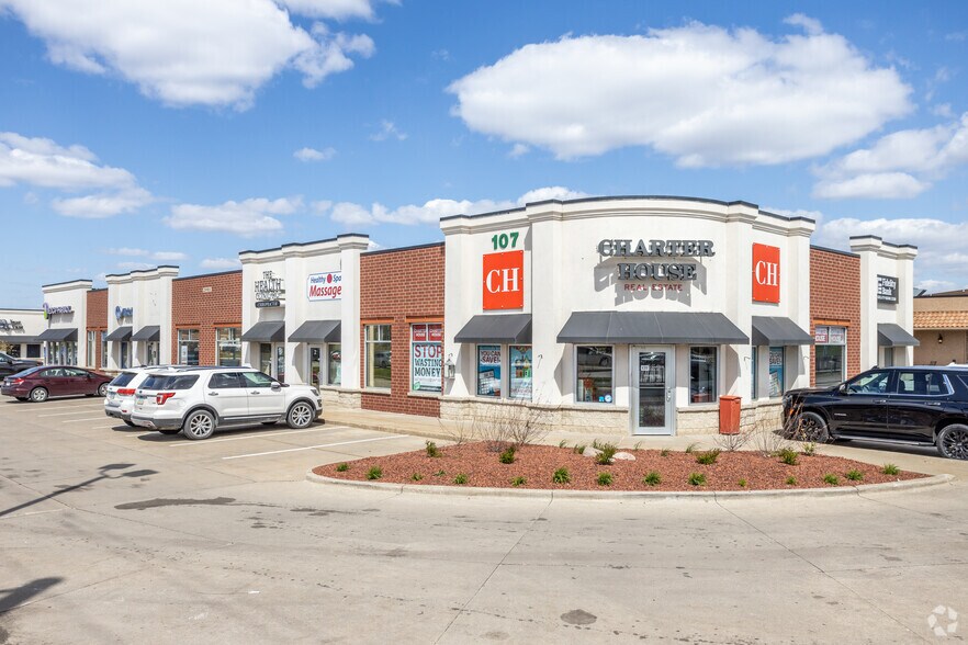 107 NE Delaware Ave, Ankeny, IA 50021