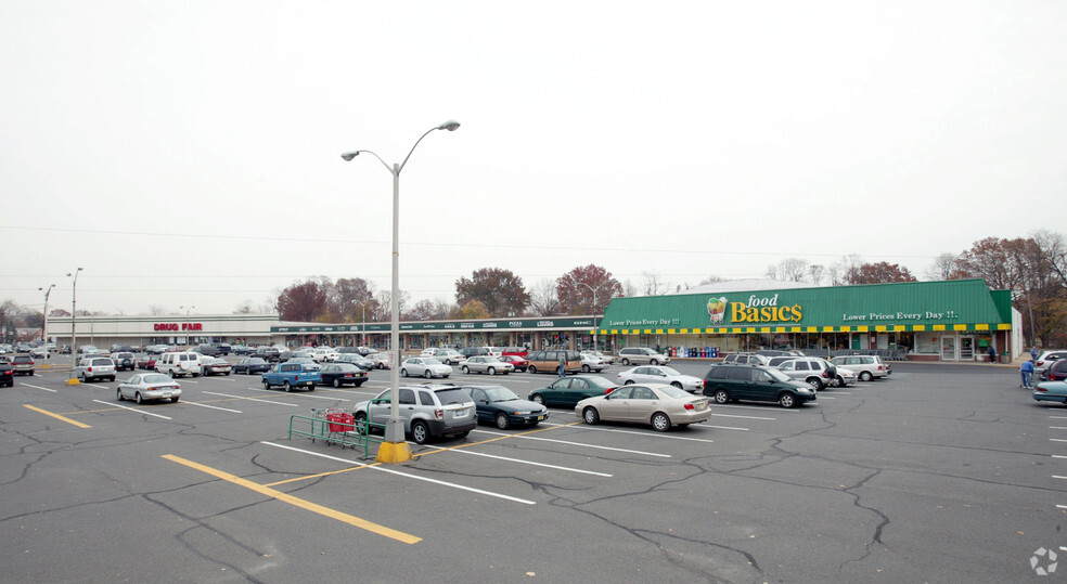 738 Union Ave, Middlesex, NJ for lease - Building Photo - Image 2 of 7