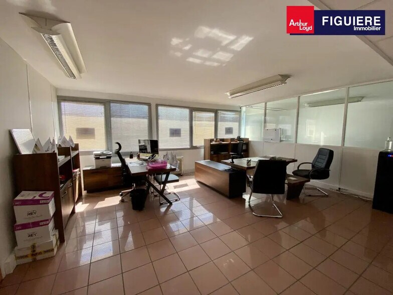 Office in Aix-en-Provence for lease - Building Photo - Image 2 of 7