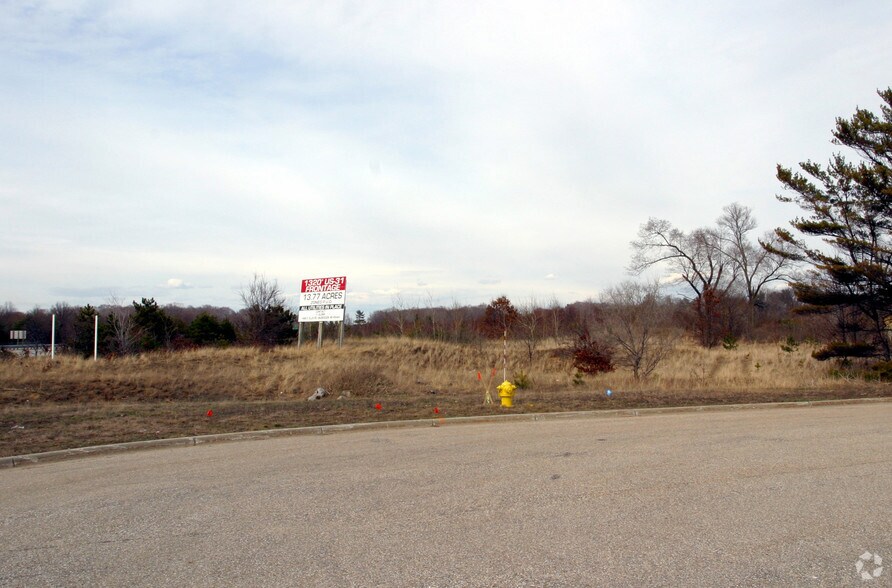 E Ellis Rd, Muskegon, MI for sale - Primary Photo - Image 1 of 1