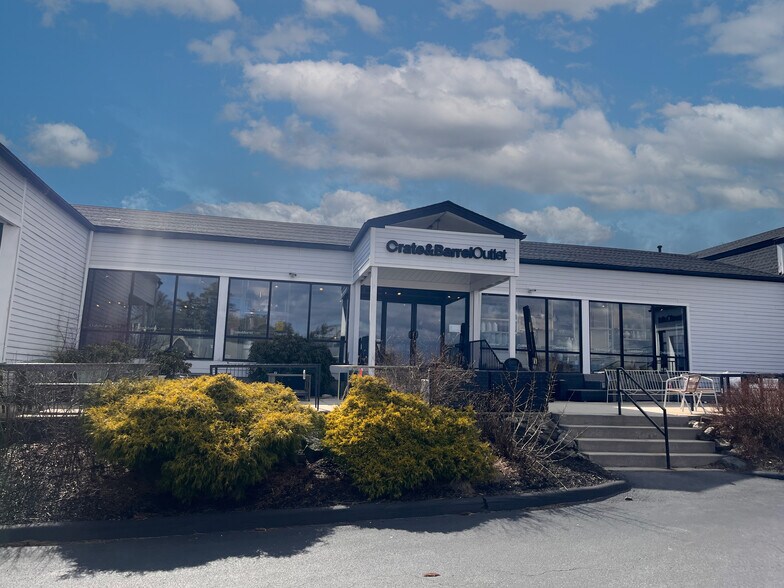 340 Us Route 1, Kittery, ME for lease - Building Photo - Image 2 of 2