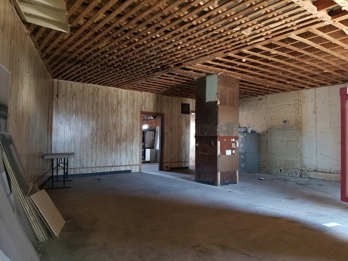 191 Stafford Rd, Fall River, MA 02721