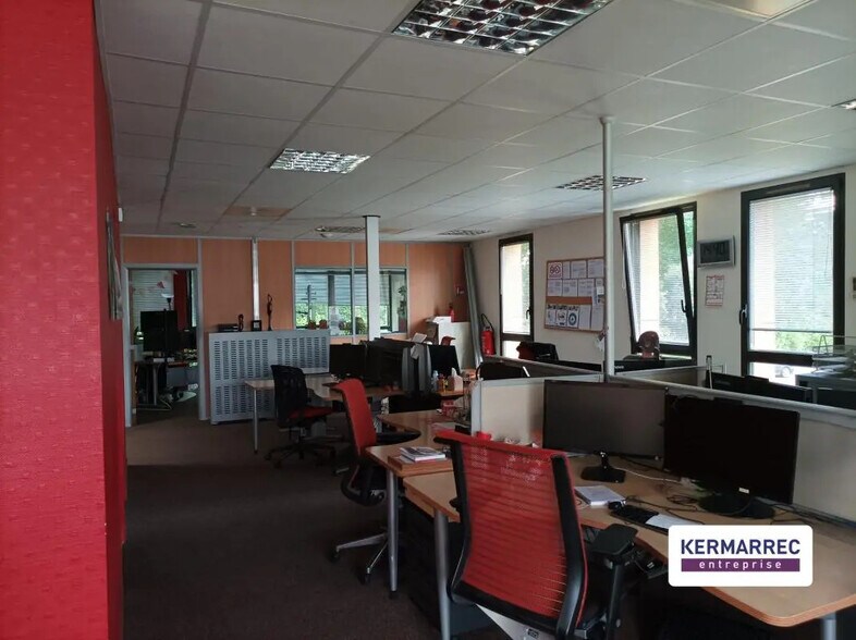 Office in Carquefou for lease - Building Photo - Image 1 of 8