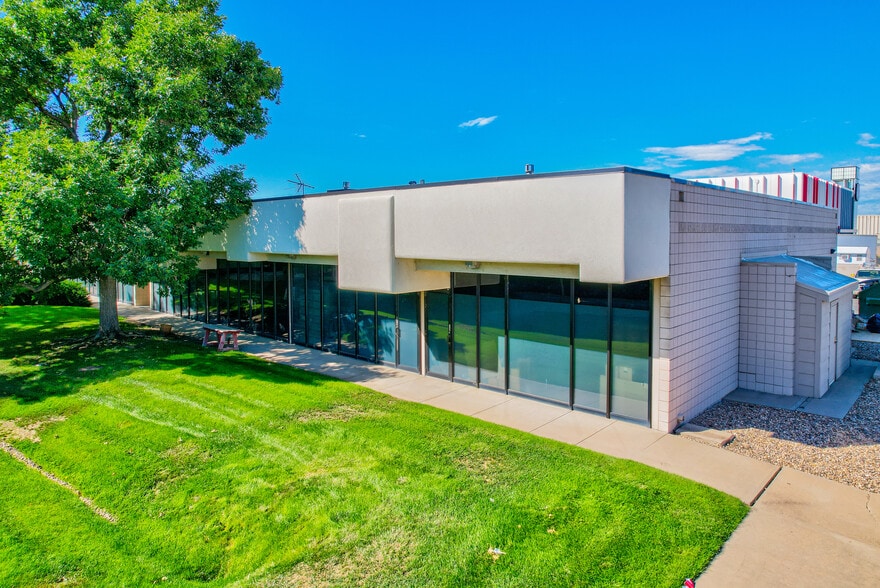 11801-11841 E 33rd Ave, Aurora, CO for lease - Building Photo - Image 3 of 3