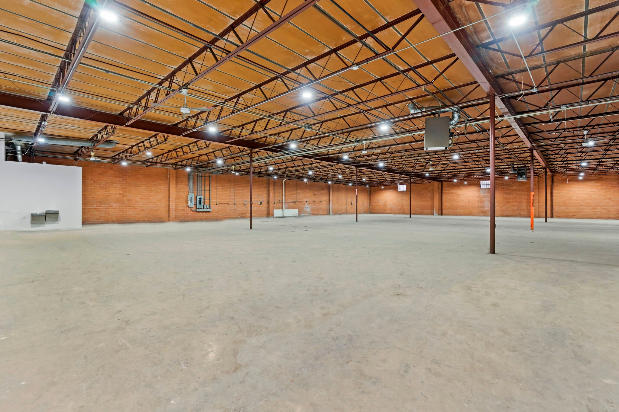 1350-1390 N Colorado St, San Antonio, TX for lease Building Photo- Image 1 of 6