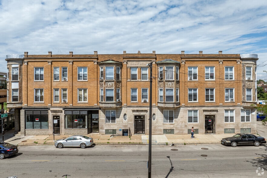 200-210 N California Ave, Chicago, IL for lease - Building Photo - Image 1 of 12