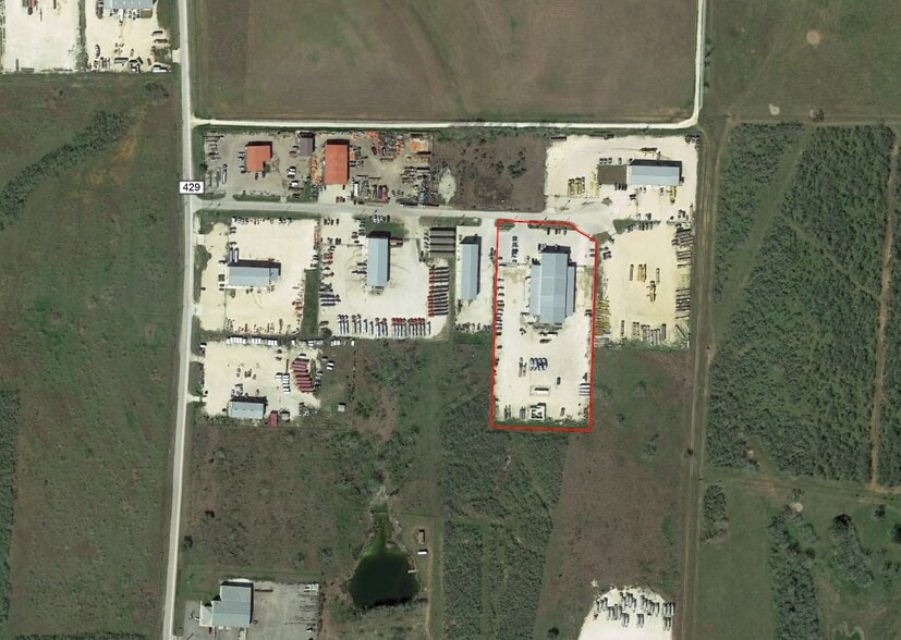 206 Oil Rd, Pleasanton, TX for lease - Building Photo - Image 2 of 9