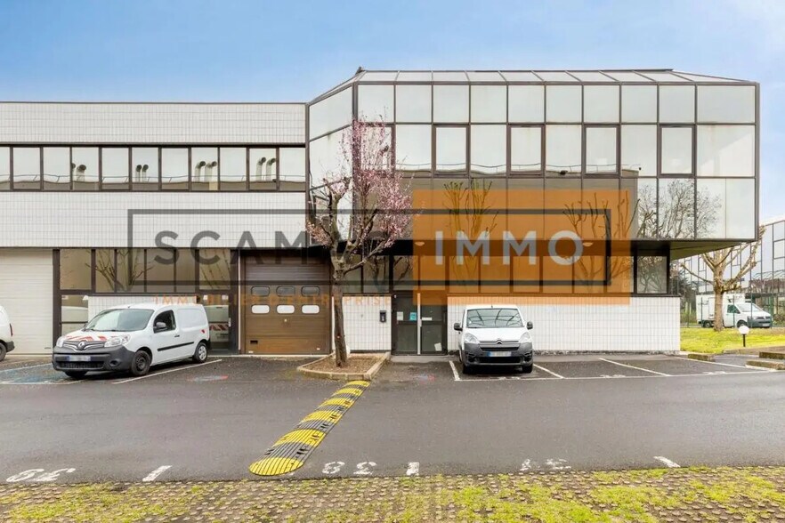 Industrial in Nanterre for lease - Building Photo - Image 1 of 21