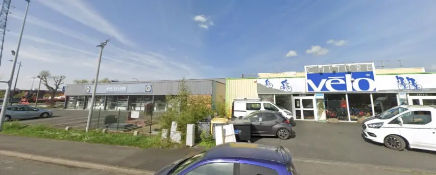 Location Commerce 380 m² - Photo 1