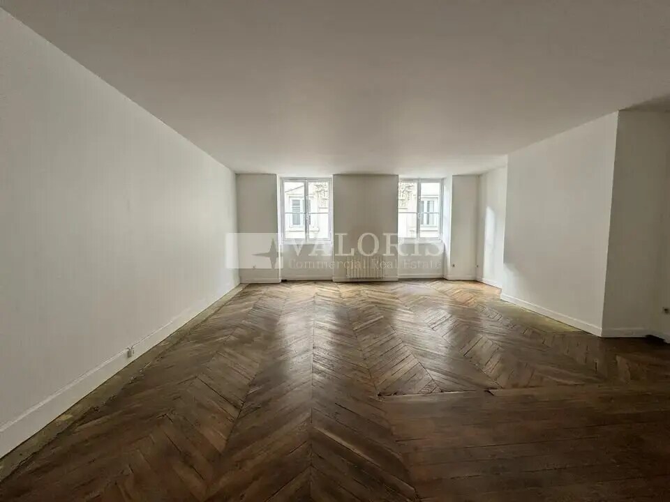 Office in Lyon for lease Interior Photo- Image 1 of 6