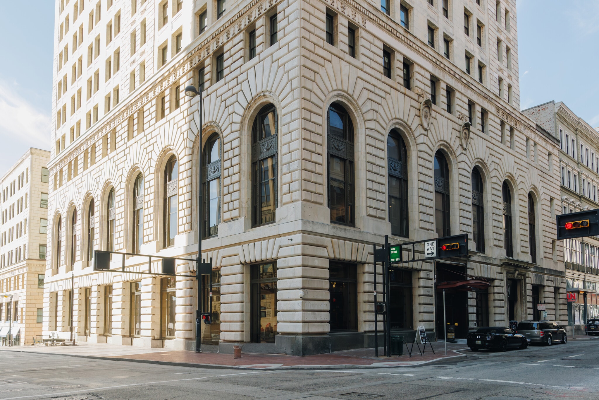 1 W 4th St, Cincinnati, OH for lease Building Photo- Image 1 of 6