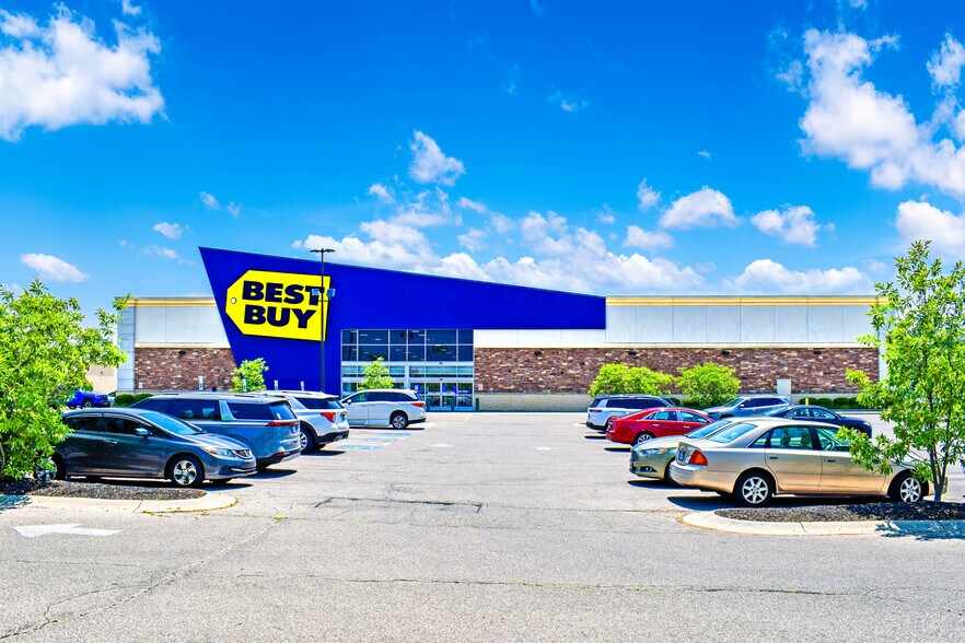 9845 Colerain Ave, Cincinnati, OH for sale - Building Photo - Image 1 of 1