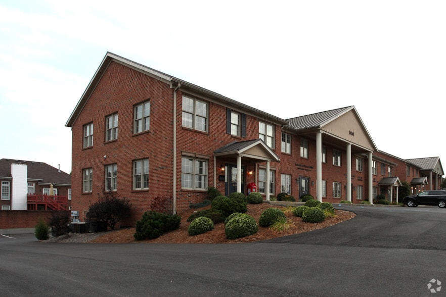 5150 Charlestown Rd, New Albany, IN 47150