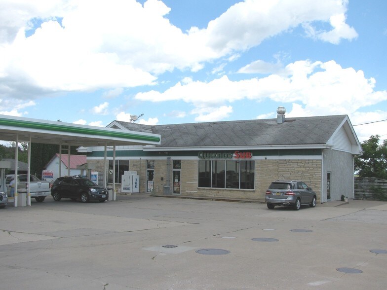 401 Parkside Dr, West Branch, IA for sale - Primary Photo - Image 1 of 1