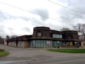 49550-49560 Van Dyke Rd, Shelby Township, MI for lease Building Photo- Image 1 of 9