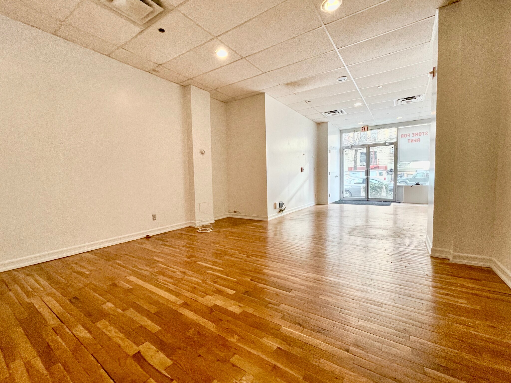 628 Metropolitan Ave, Brooklyn, NY for sale Interior Photo- Image 1 of 1