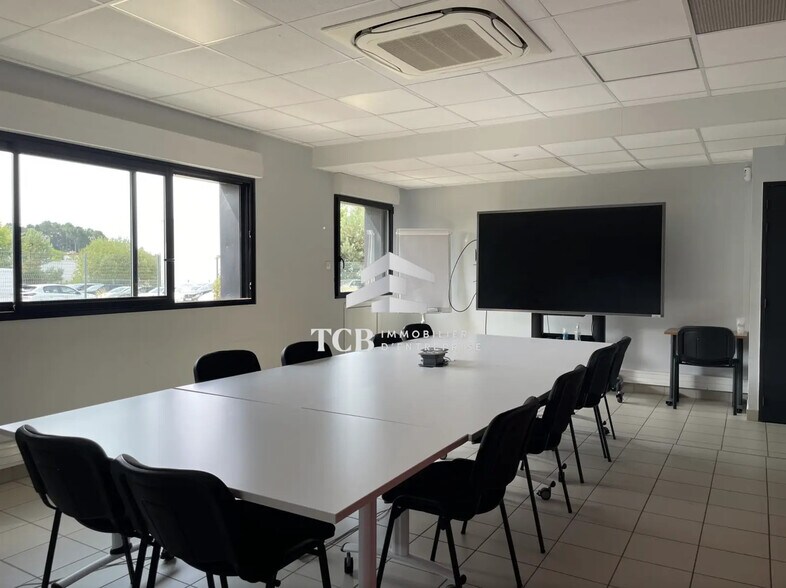 Office in Les Sorinières for lease - Interior Photo - Image 3 of 7