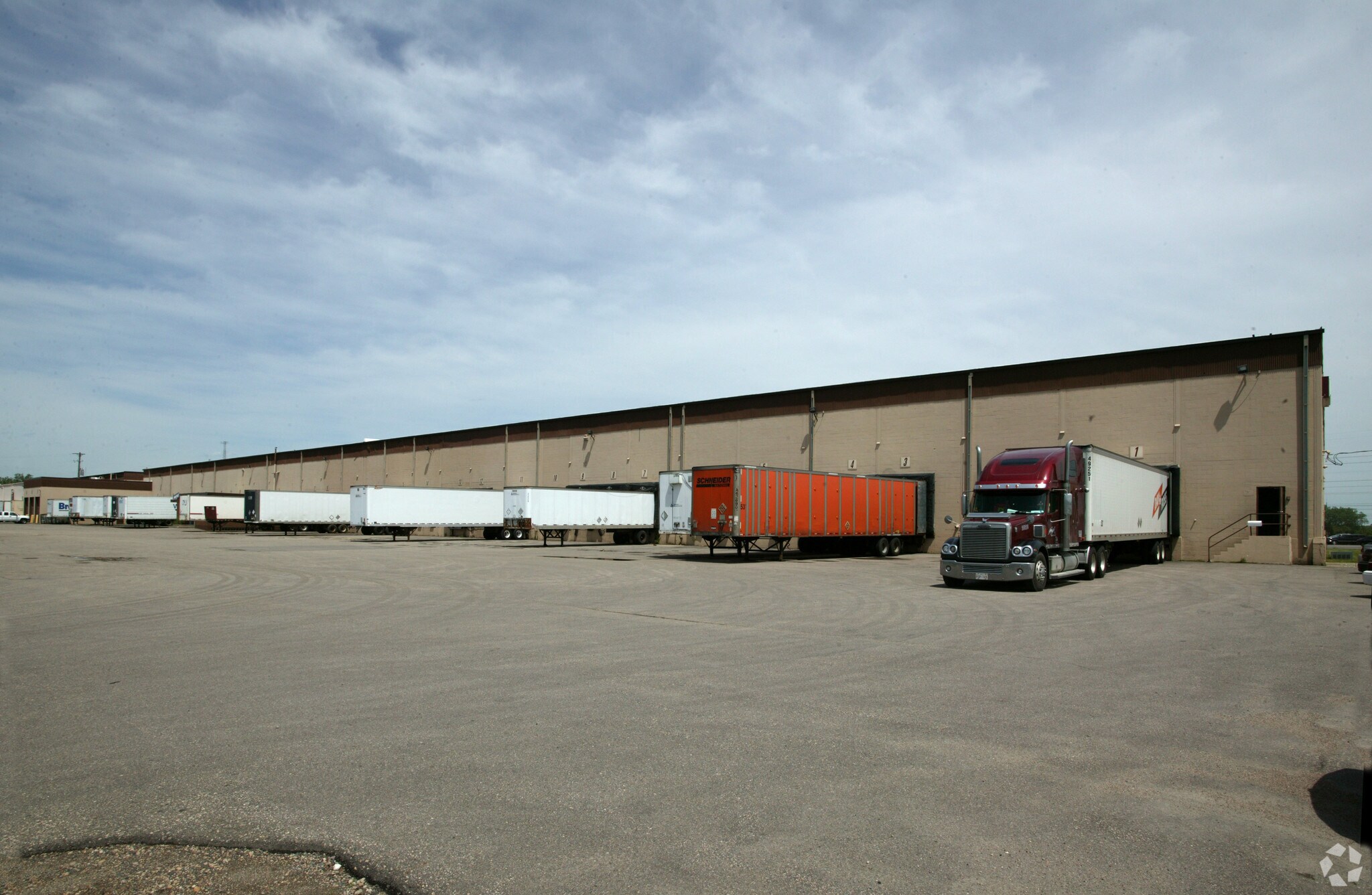 2500 Walnut St, Roseville, MN for lease Primary Photo- Image 1 of 6