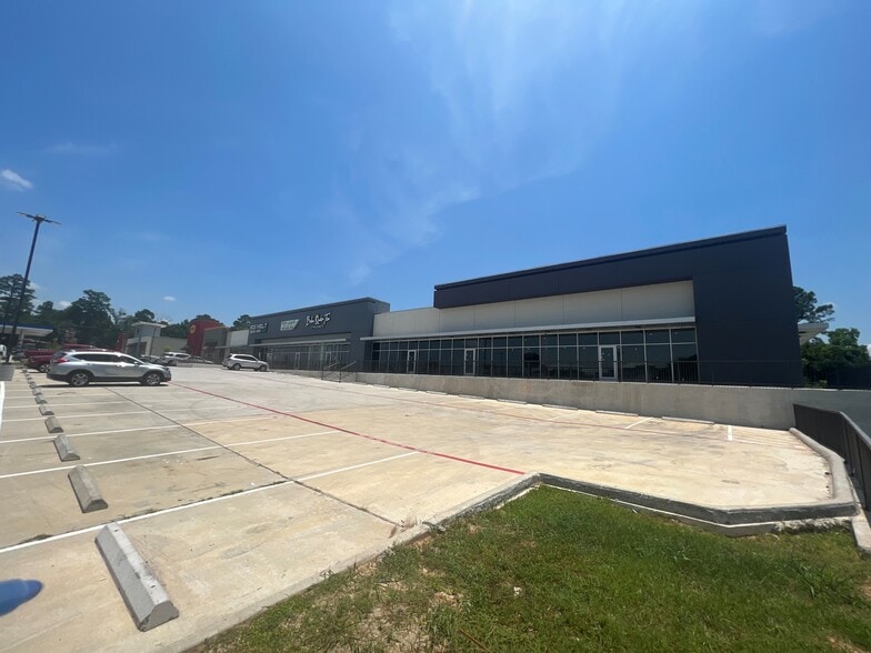 15295 Highway 105 W, Montgomery, TX for lease - Building Photo - Image 2 of 12