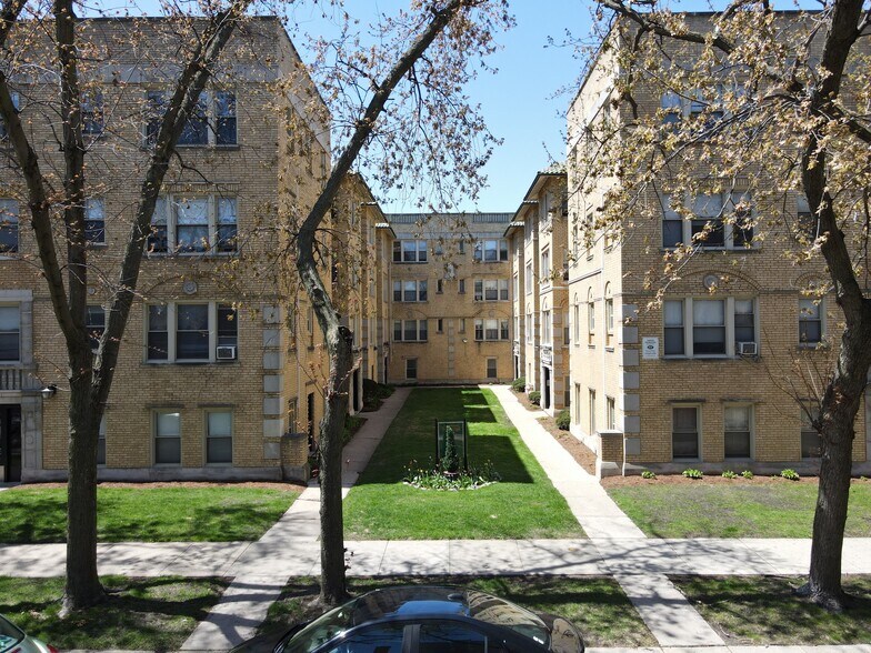 7516-7524 N Seeley Ave, Chicago, IL for sale - Building Photo - Image 2 of 11