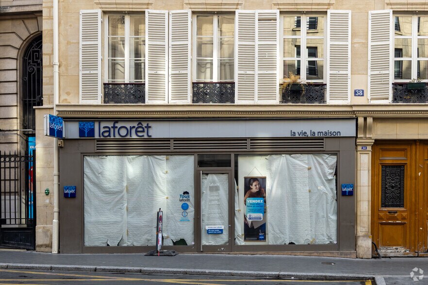 Rue De Clichy, Paris for lease - Building Photo - Image 2 of 3